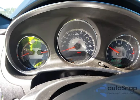 2014 Chrysler 200 Lx z USA, uszkodzony, nr VIN 1C3CCBAB8EN142773